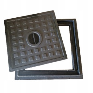 WŁAZ ŻELIWNY KANAŁOWY KWADRATOWY KP400 STUDZIENNY STUDZIENKA Z PIERŚCIENIEM